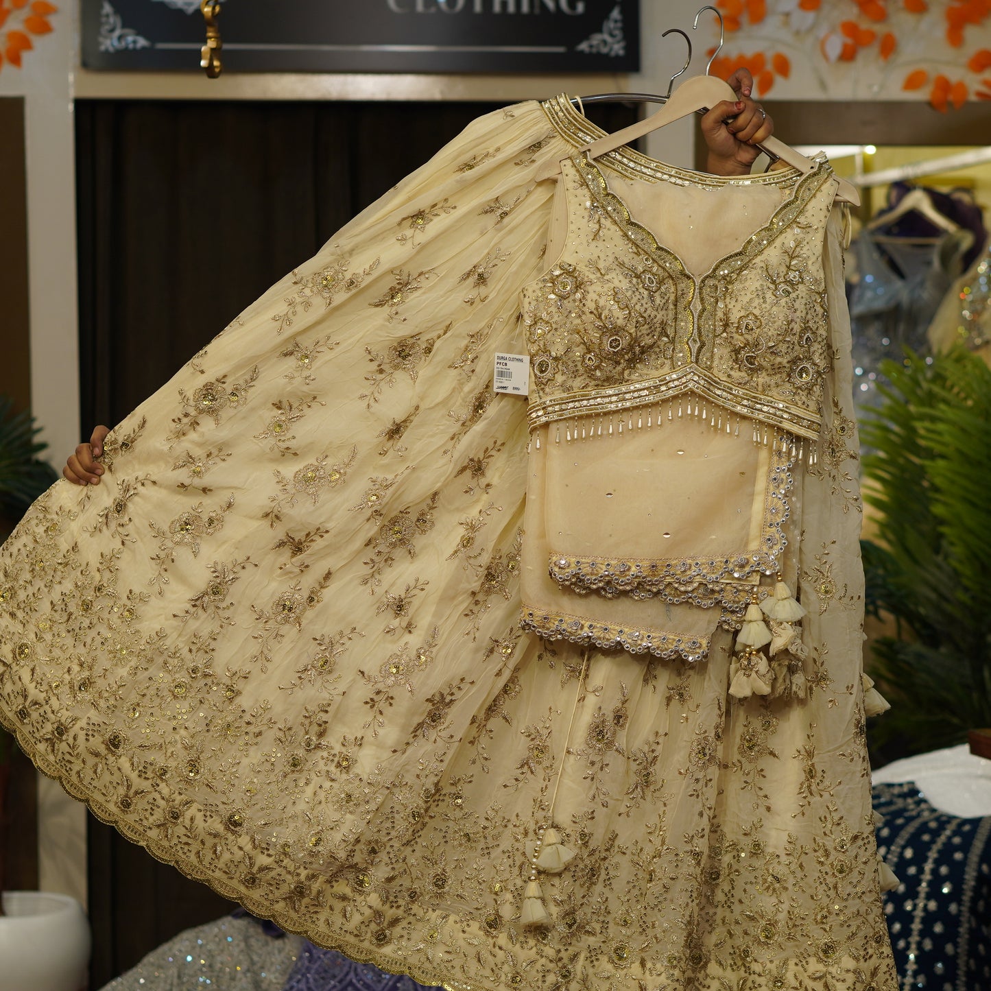Lehenga set (buy online readymade lehenga choli)