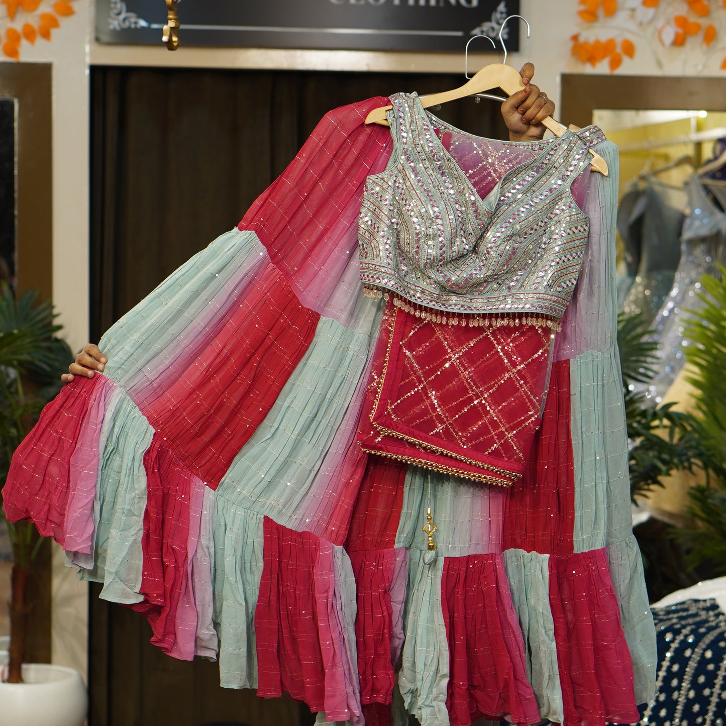Lehenga set (buy online readymade lehenga choli)