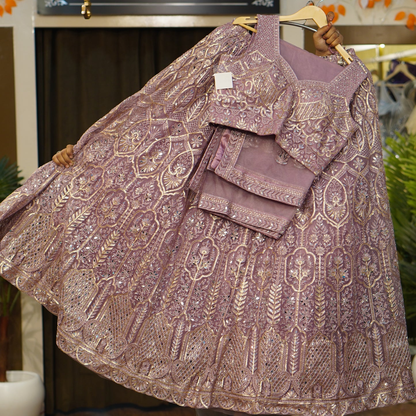 Lehenga set (buy online readymade lehenga choli)