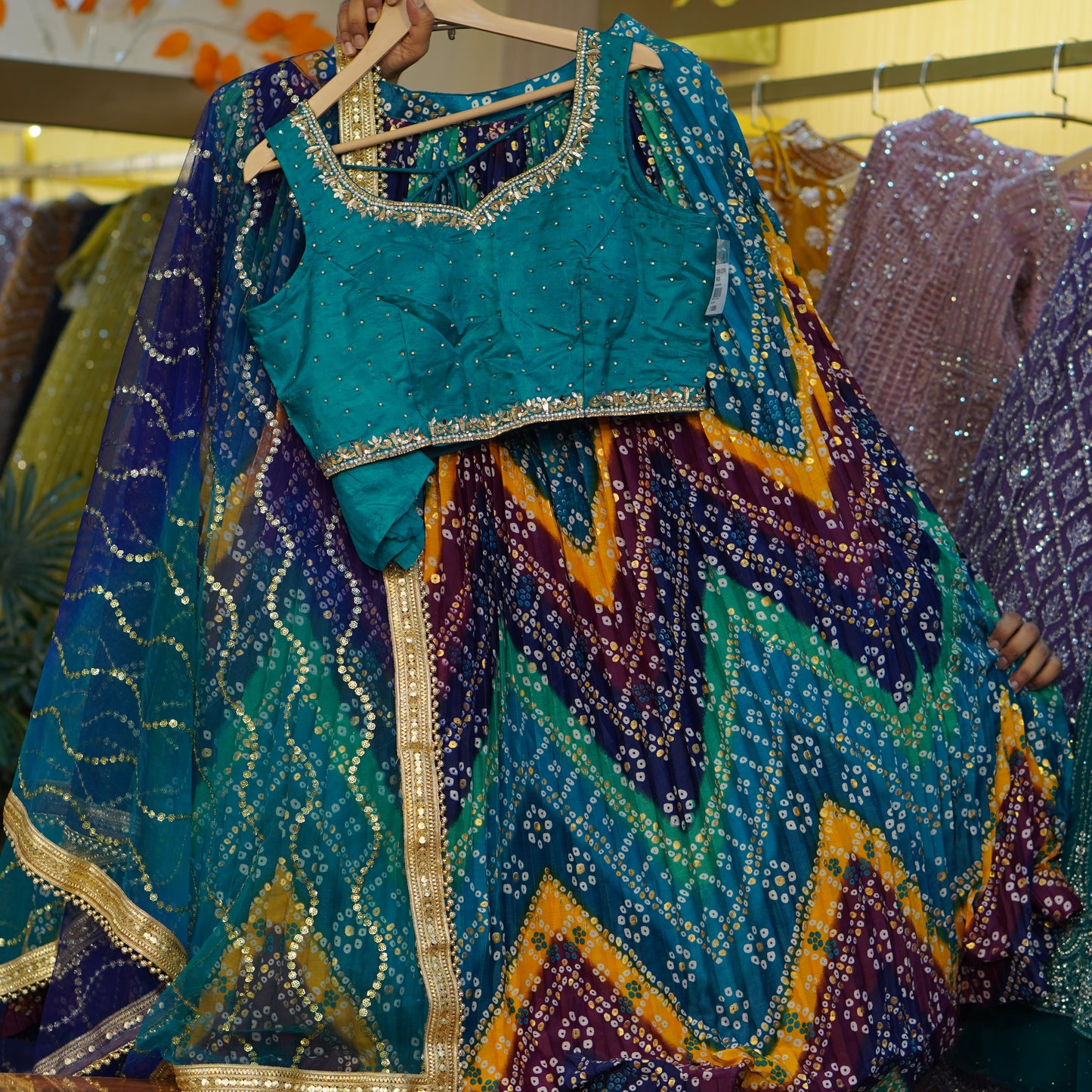 Lehenga set (buy online readymade lehenga choli)