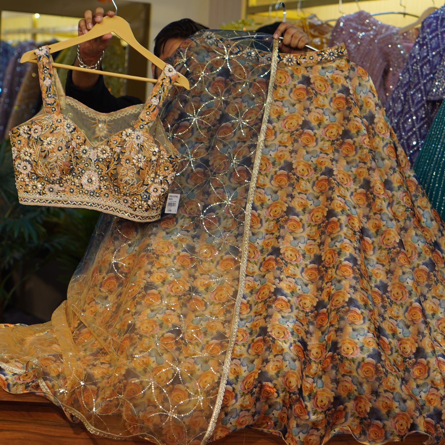 Lehenga set (buy online readymade lehenga choli)