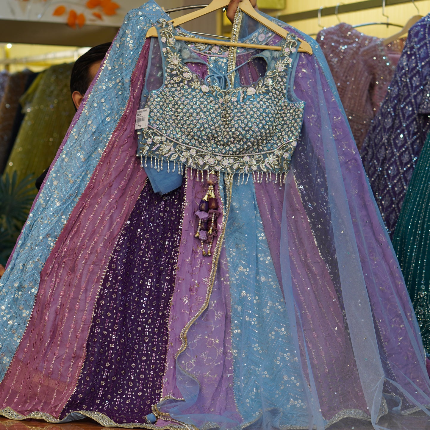 Lehenga set (buy online readymade lehenga choli)