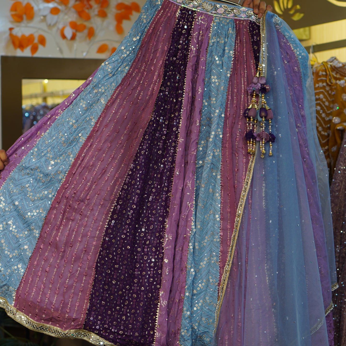 Lehenga set (buy online readymade lehenga choli)