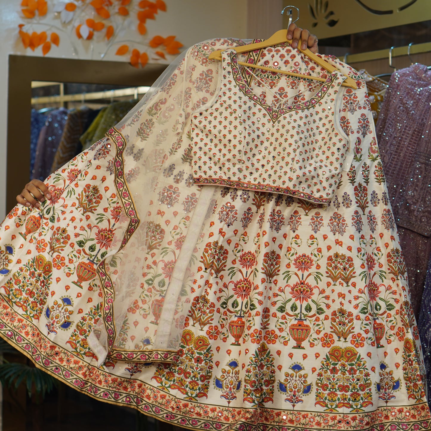 Lehenga set (buy online readymade lehenga choli)