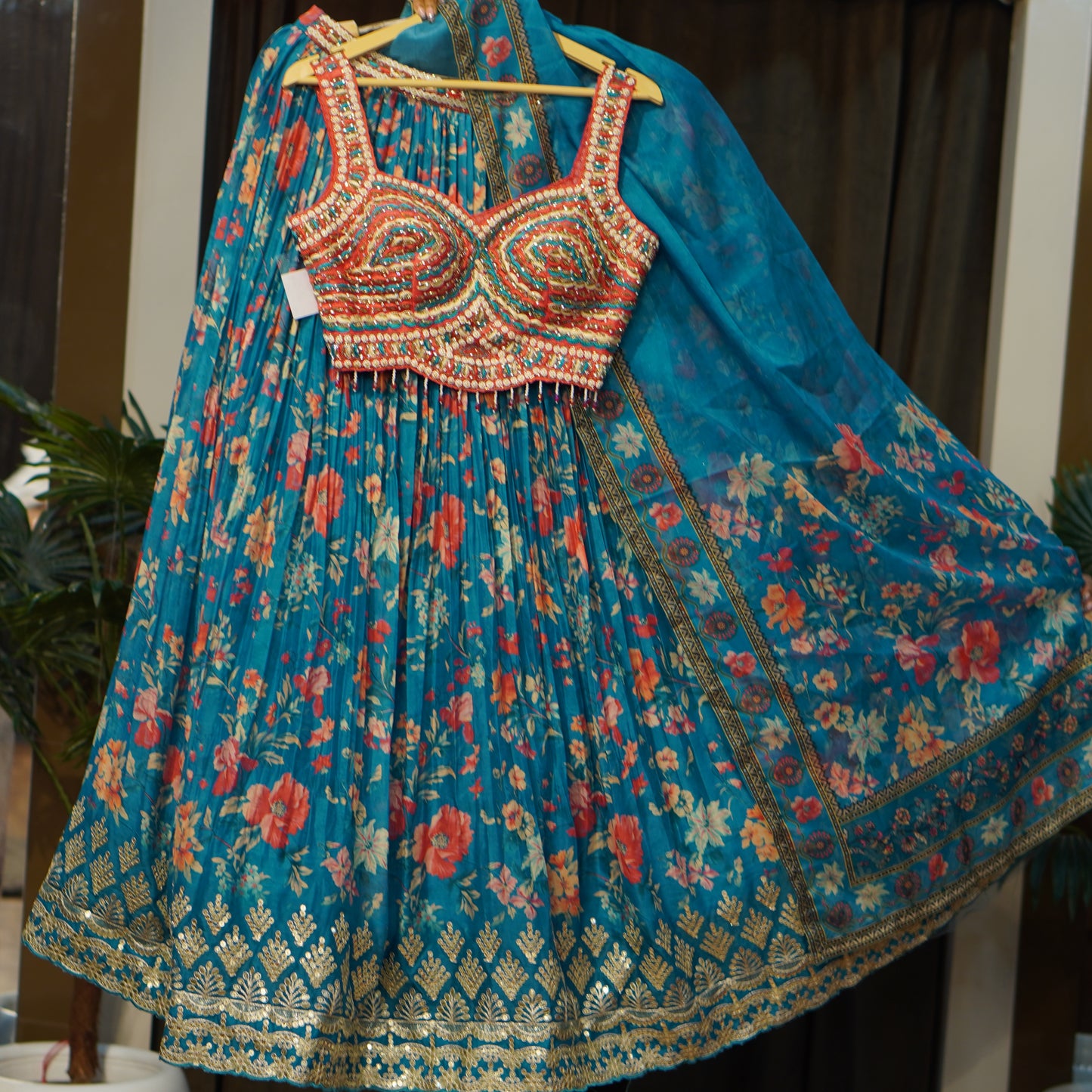 Lehenga set (buy online readymade lehenga choli)