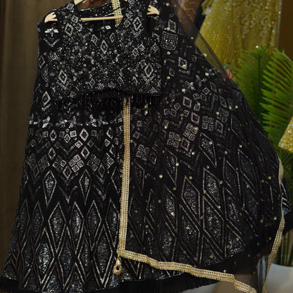 Lehenga set (buy online readymade lehenga choli)