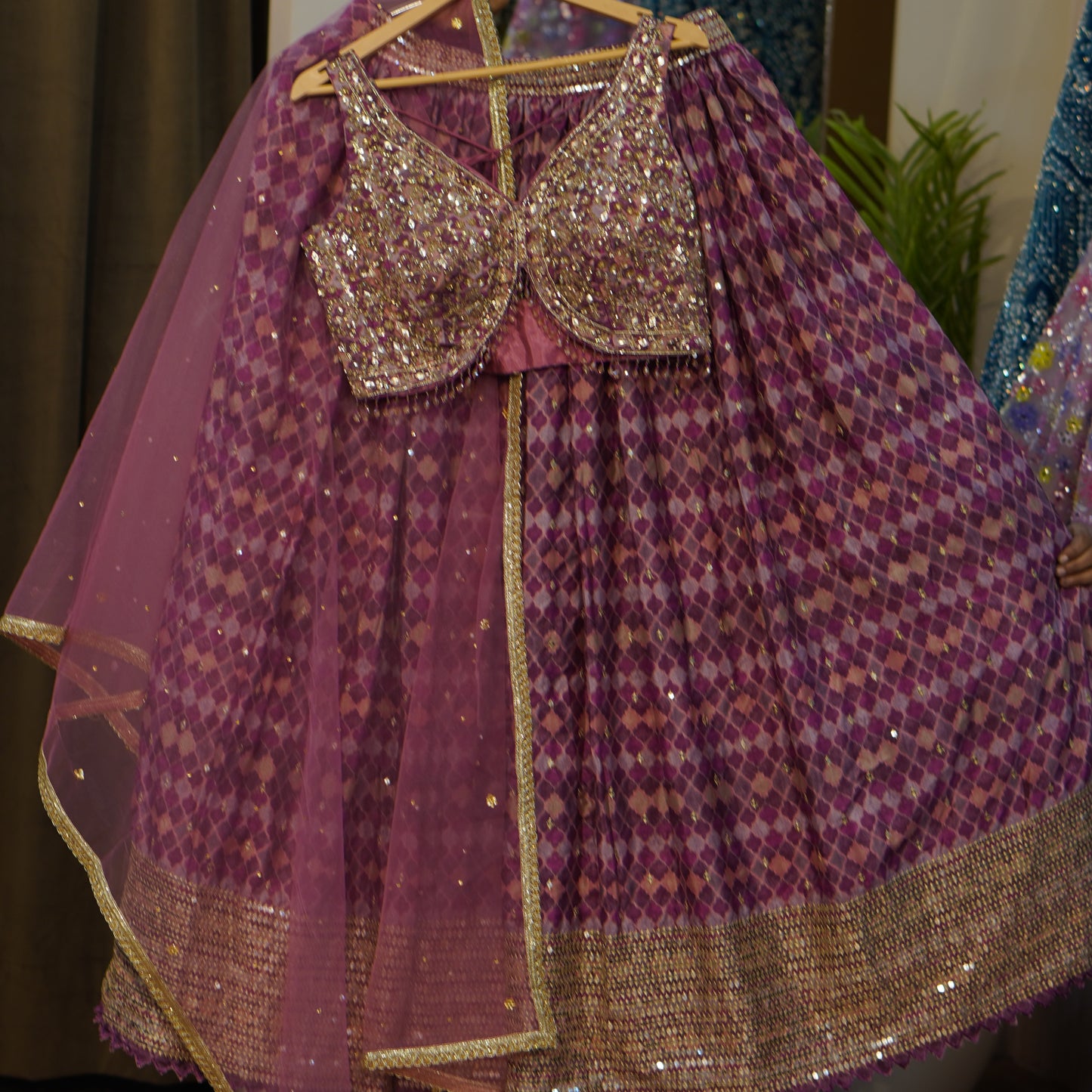 Lehenga set (buy online readymade lehenga choli)