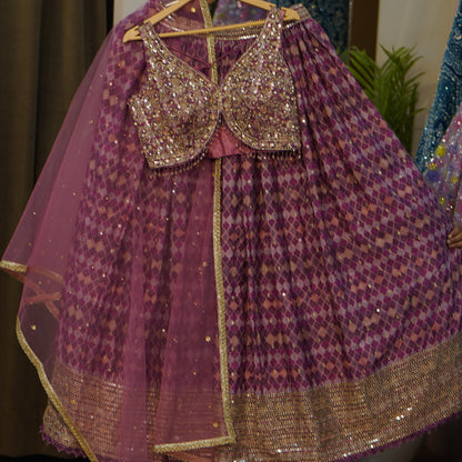 Lehenga set (buy online readymade lehenga choli)