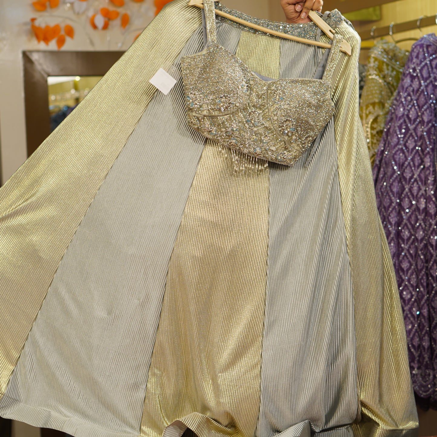 Lehenga set (buy online readymade lehenga choli)