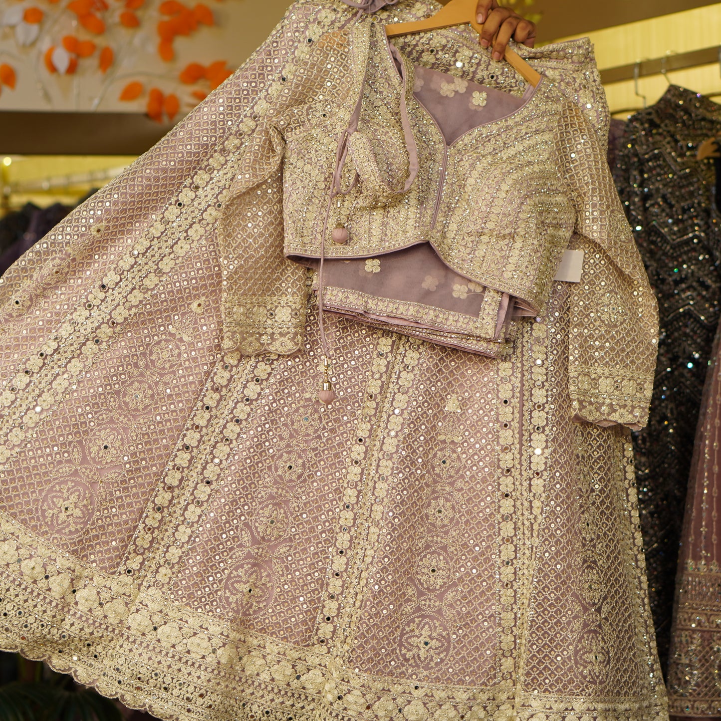 Lehenga set (buy online readymade lehenga choli)