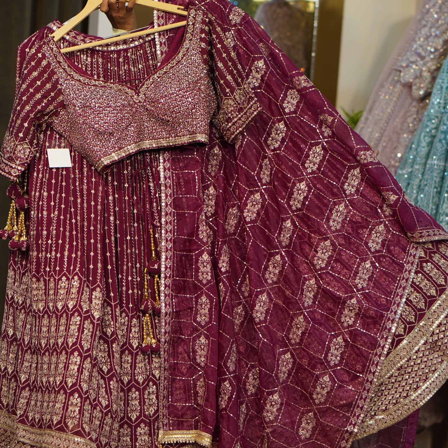 Lehenga set (buy online readymade lehenga choli)