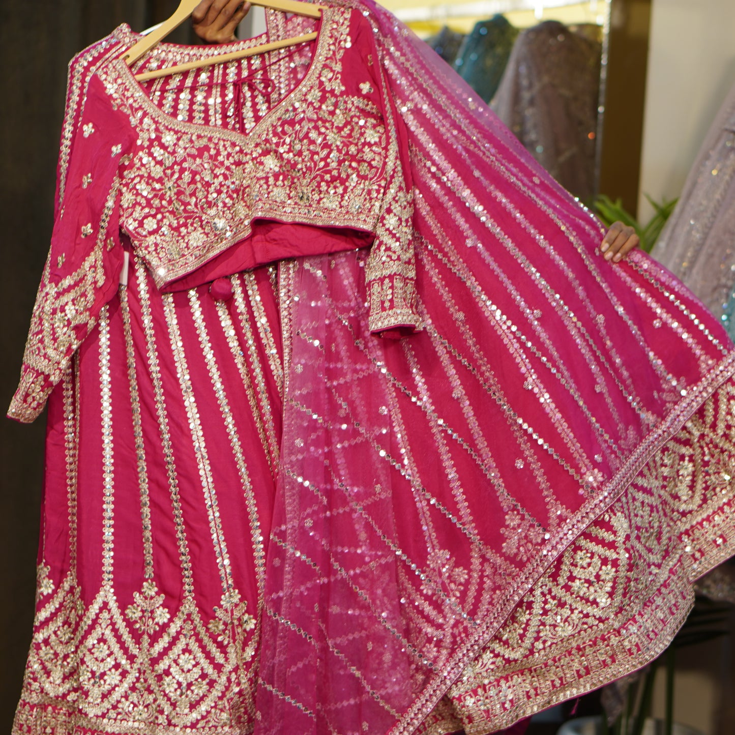 Lehenga set (buy online readymade lehenga choli)