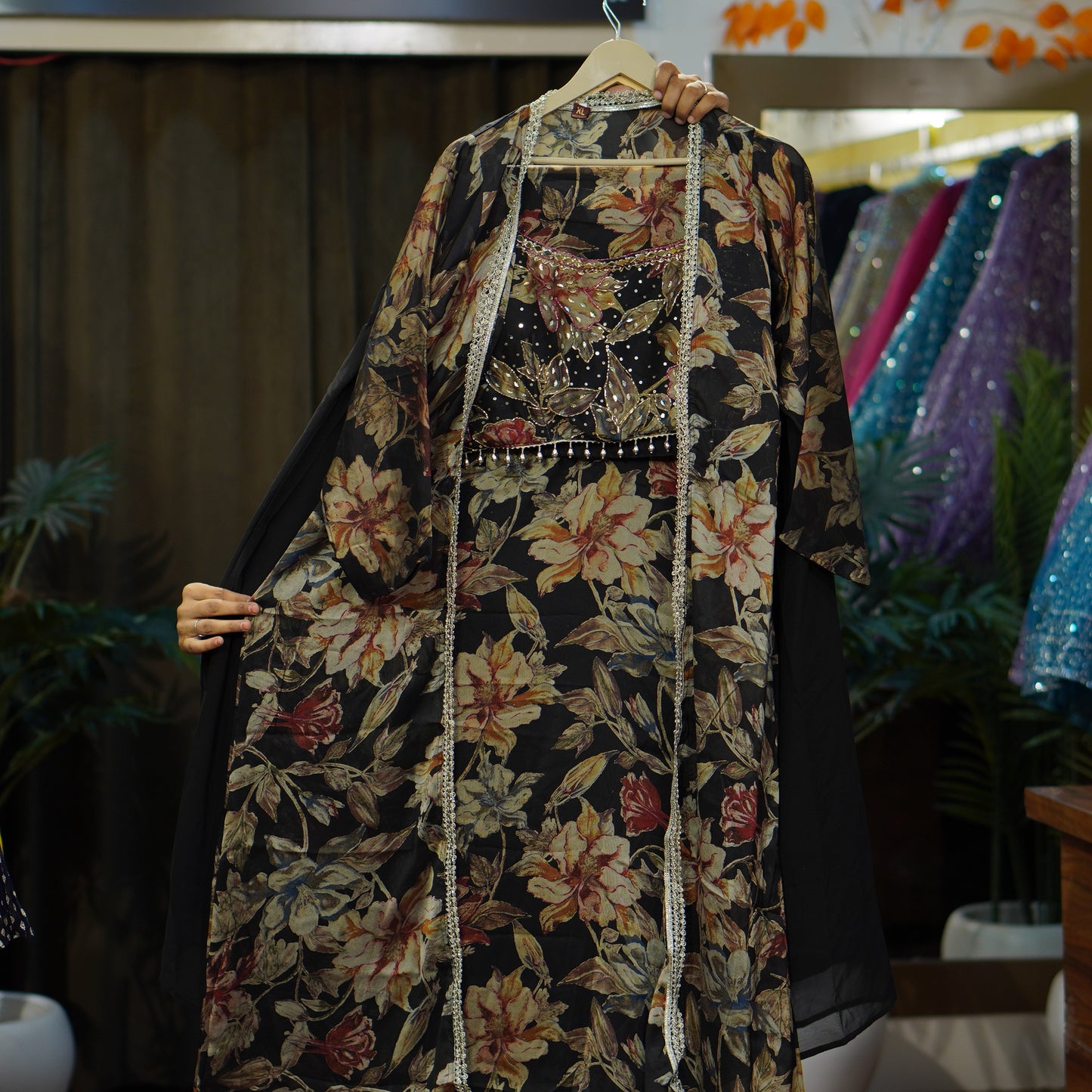 036-MASTANI-13-BALCK