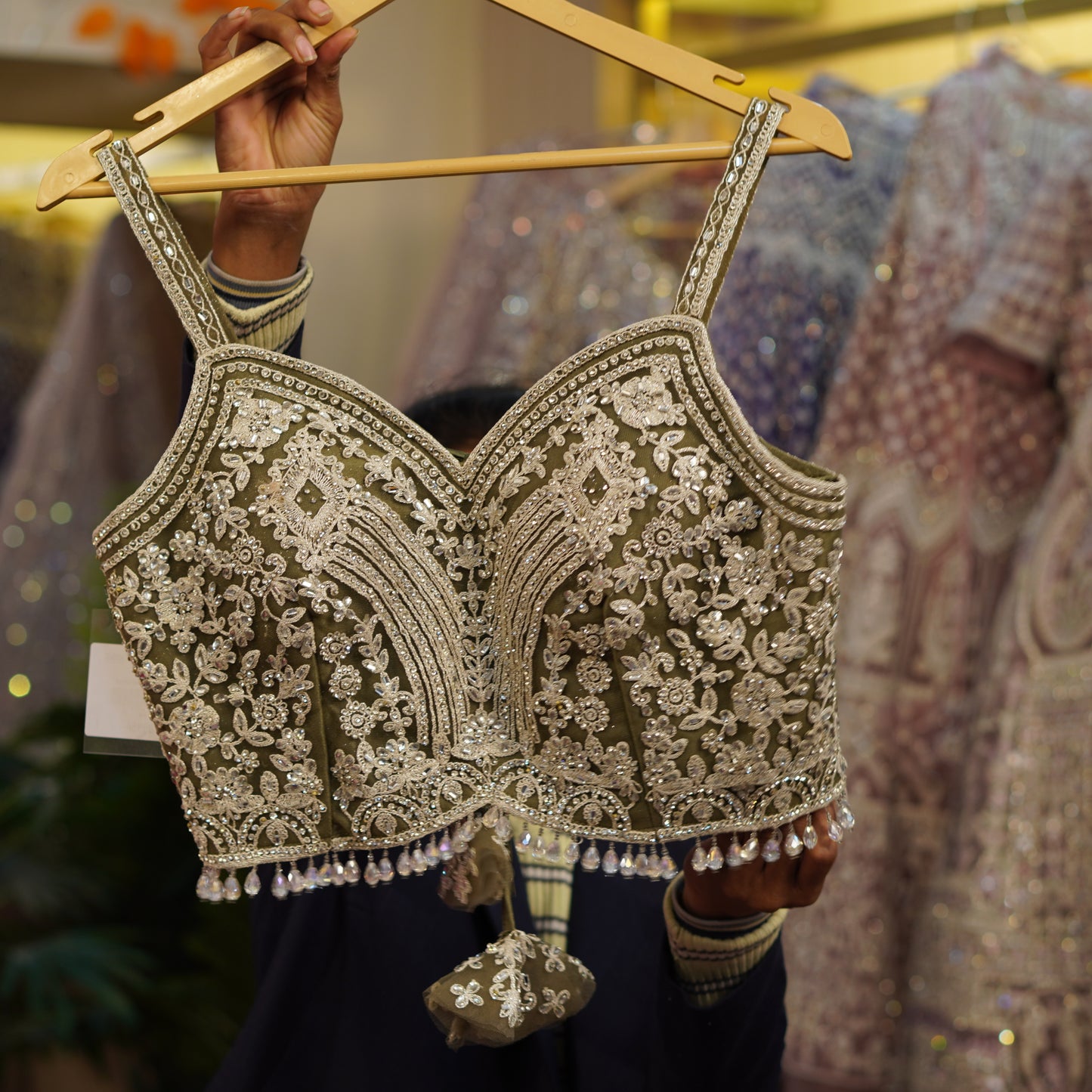 Lehenga set (buy online readymade lehenga choli)