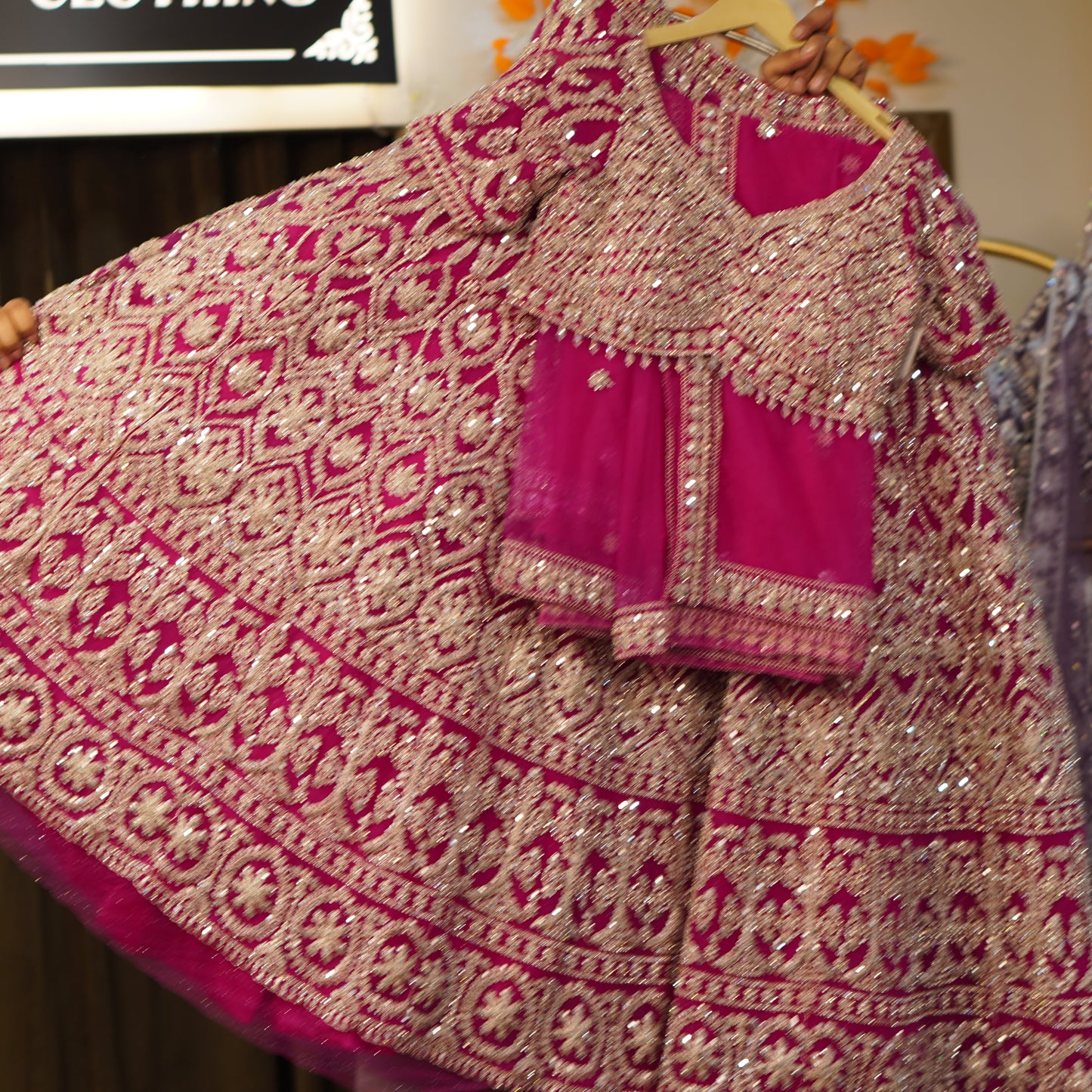 Lehenga set (buy online readymade lehenga choli)