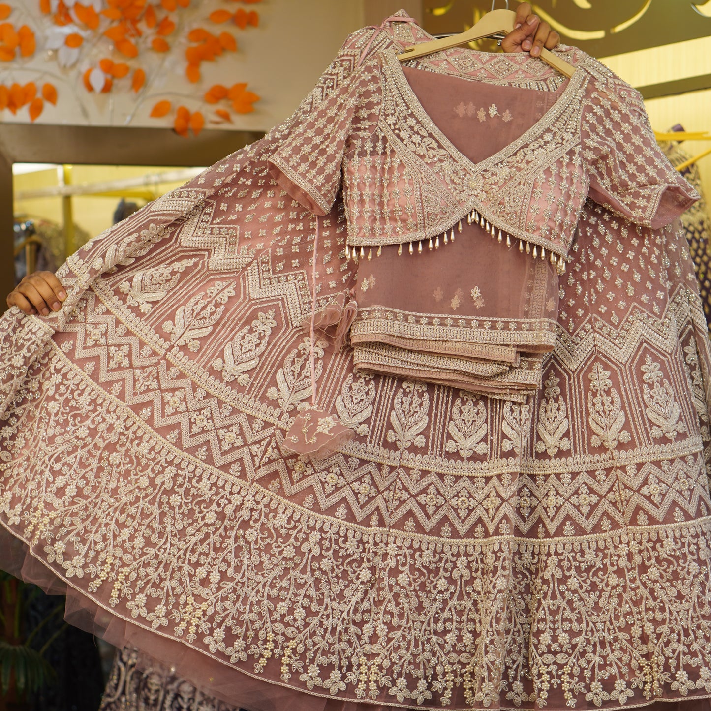 Lehenga set (buy online readymade lehenga choli)