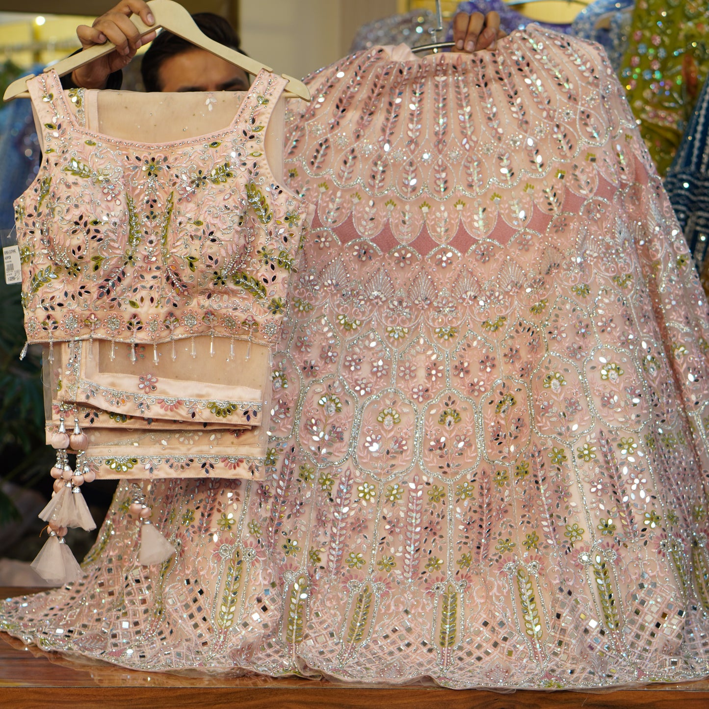 Lehenga set (buy online readymade lehenga choli)