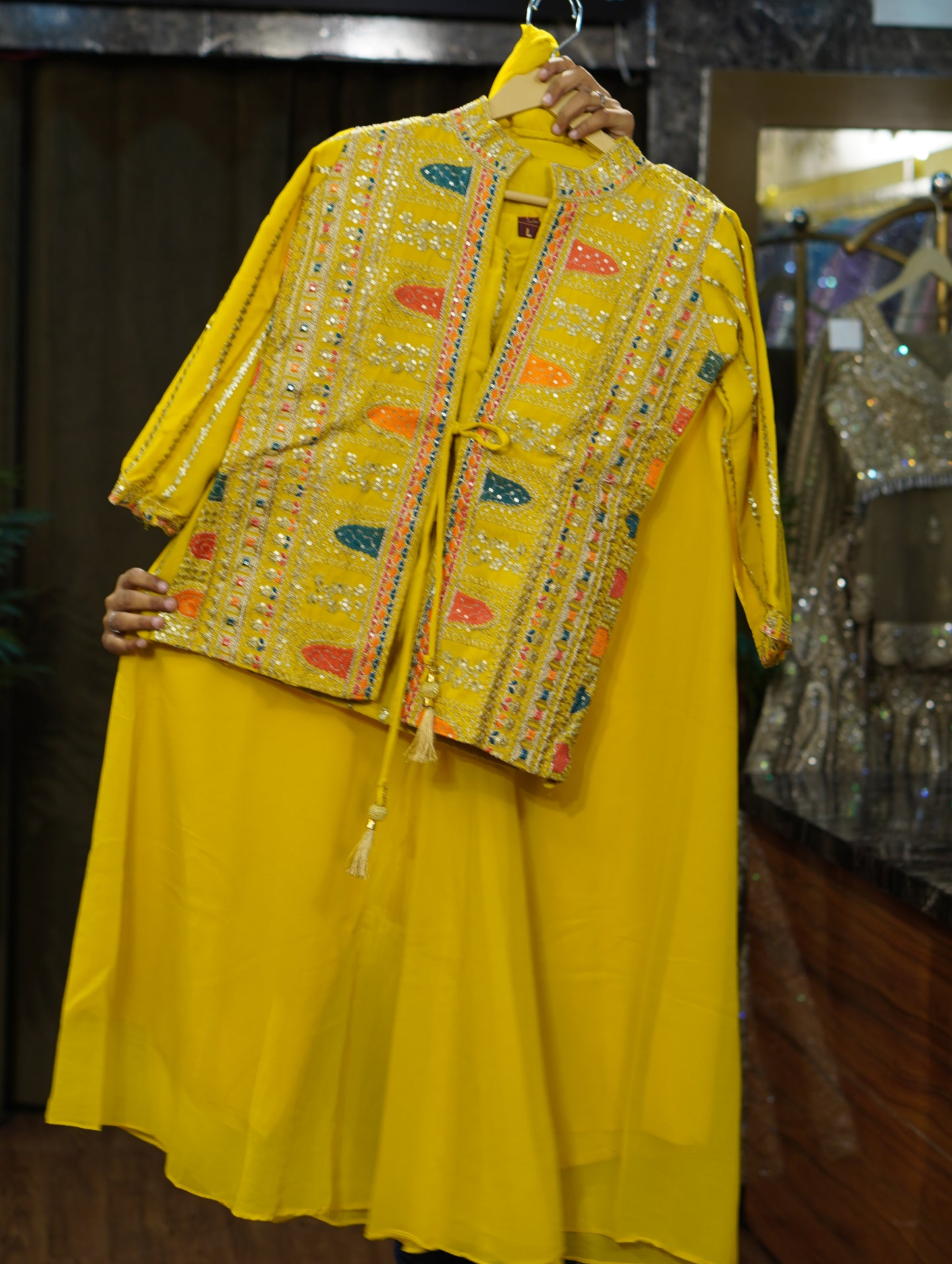 067-THE NEW ATTITUDE-YELLOW