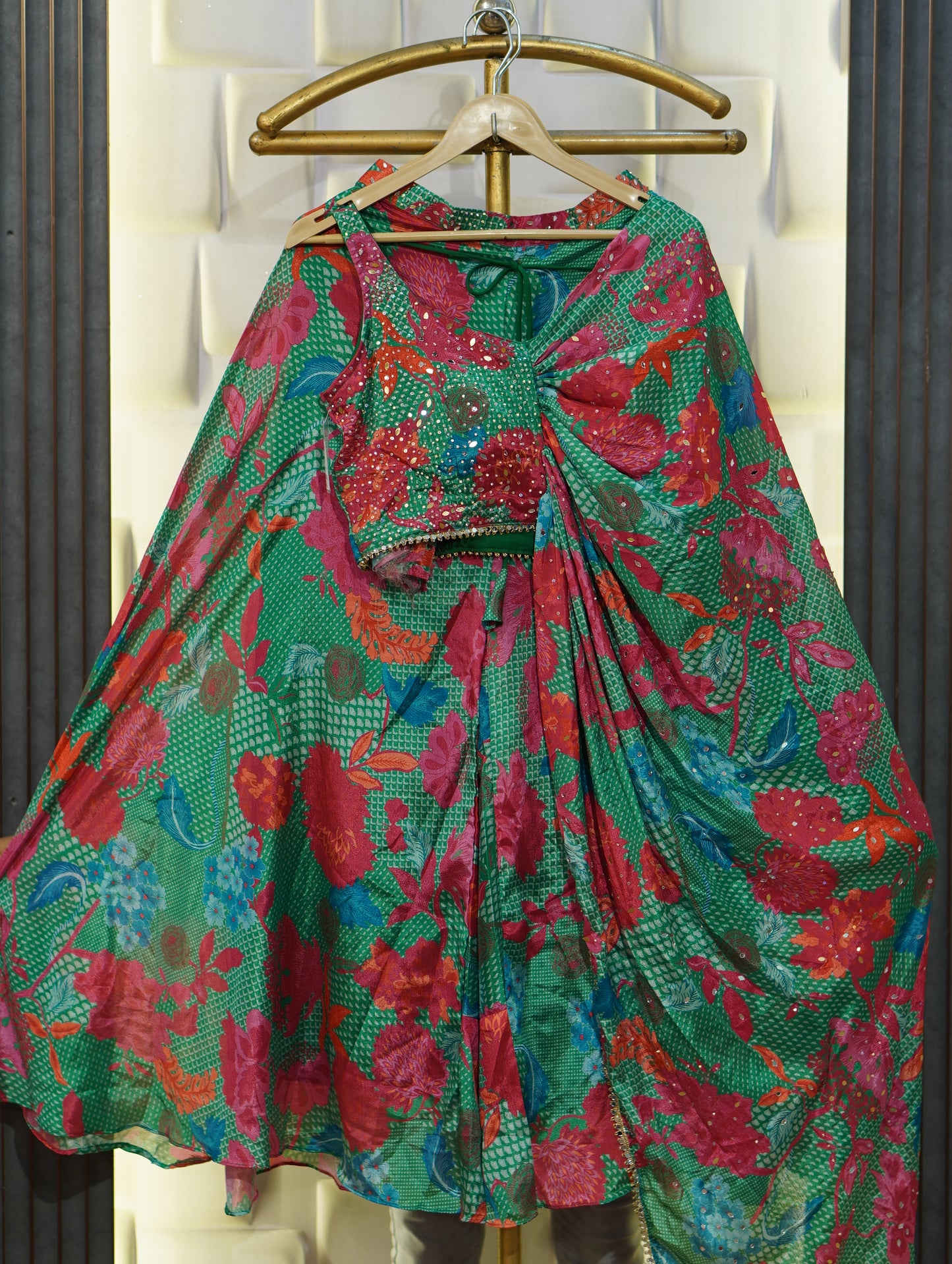 038-MENKA-24-GREEN