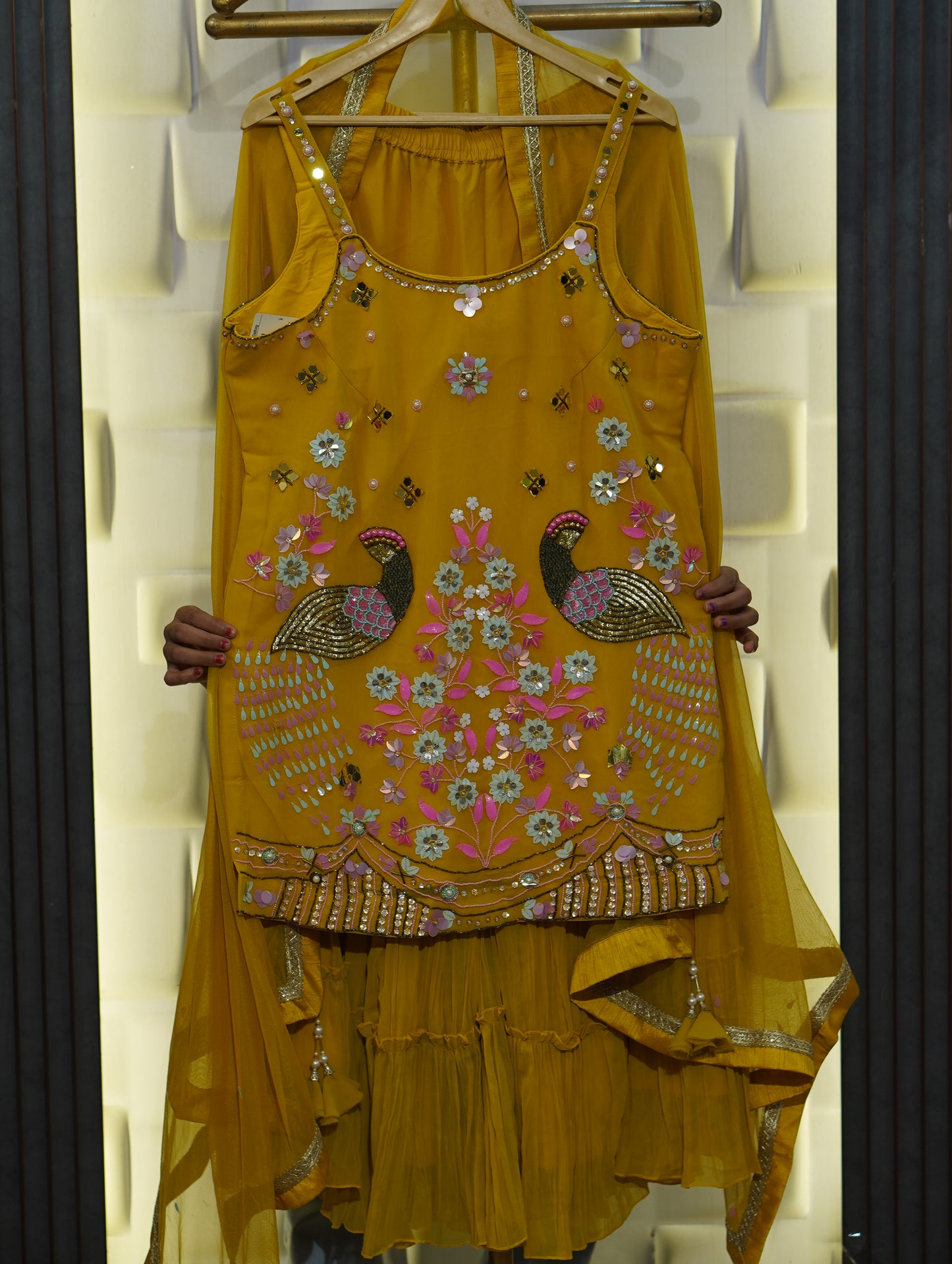 066-1738-YELLOW