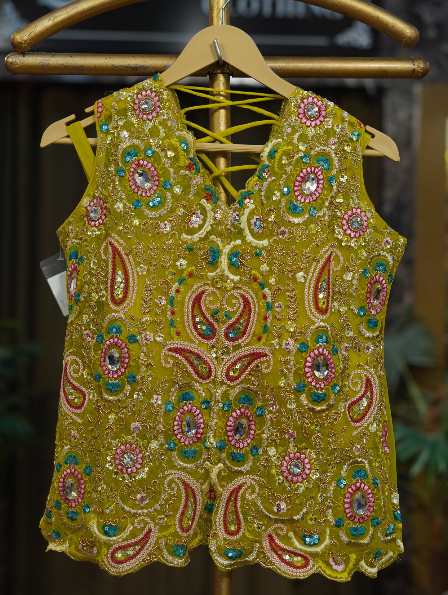 038-ANUSHKA-YELLOW