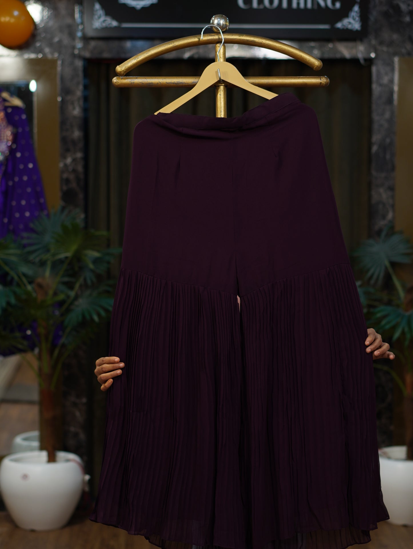 067-SANA-BURGUNDY