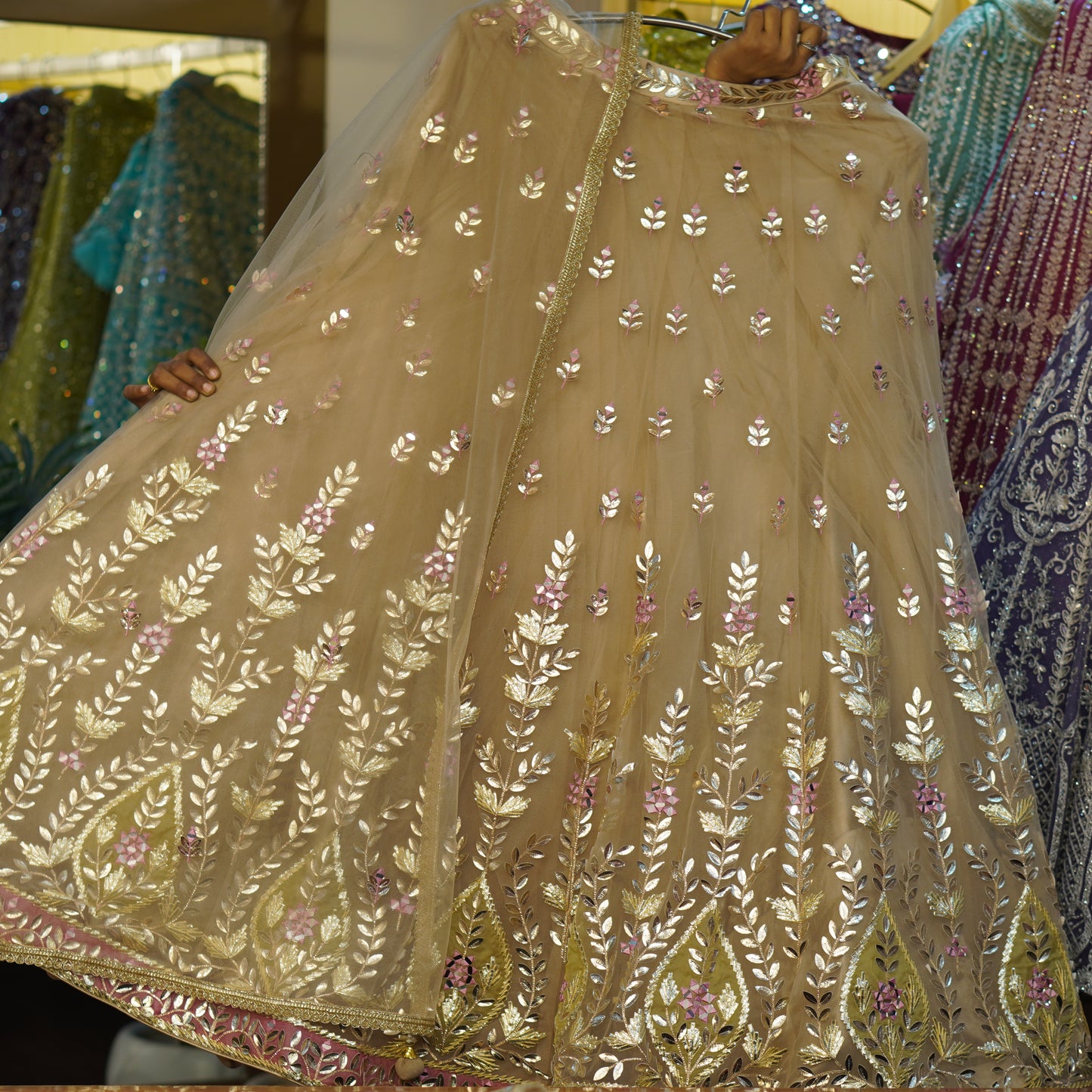 Lehenga set (buy online readymade lehenga choli)