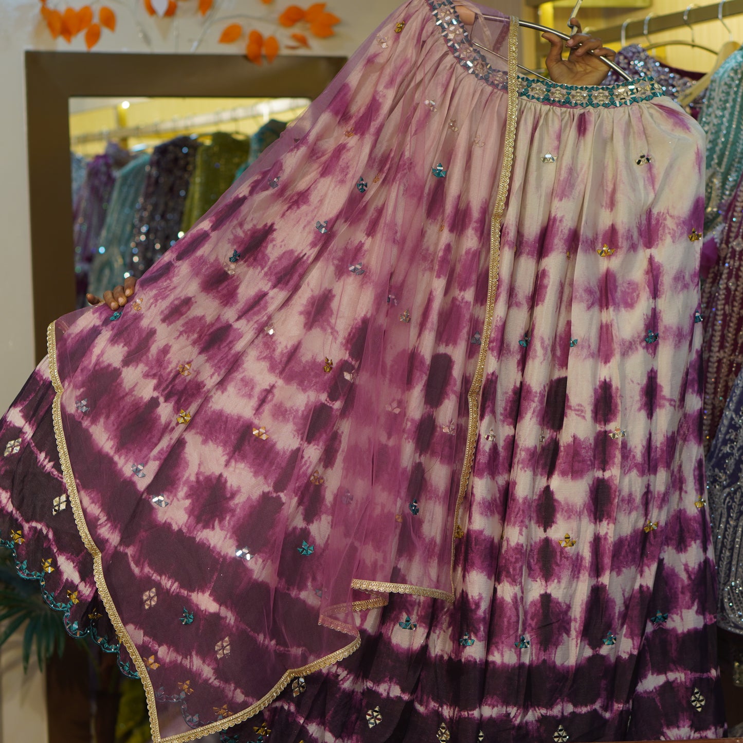 Lehenga set (buy online readymade lehenga choli)