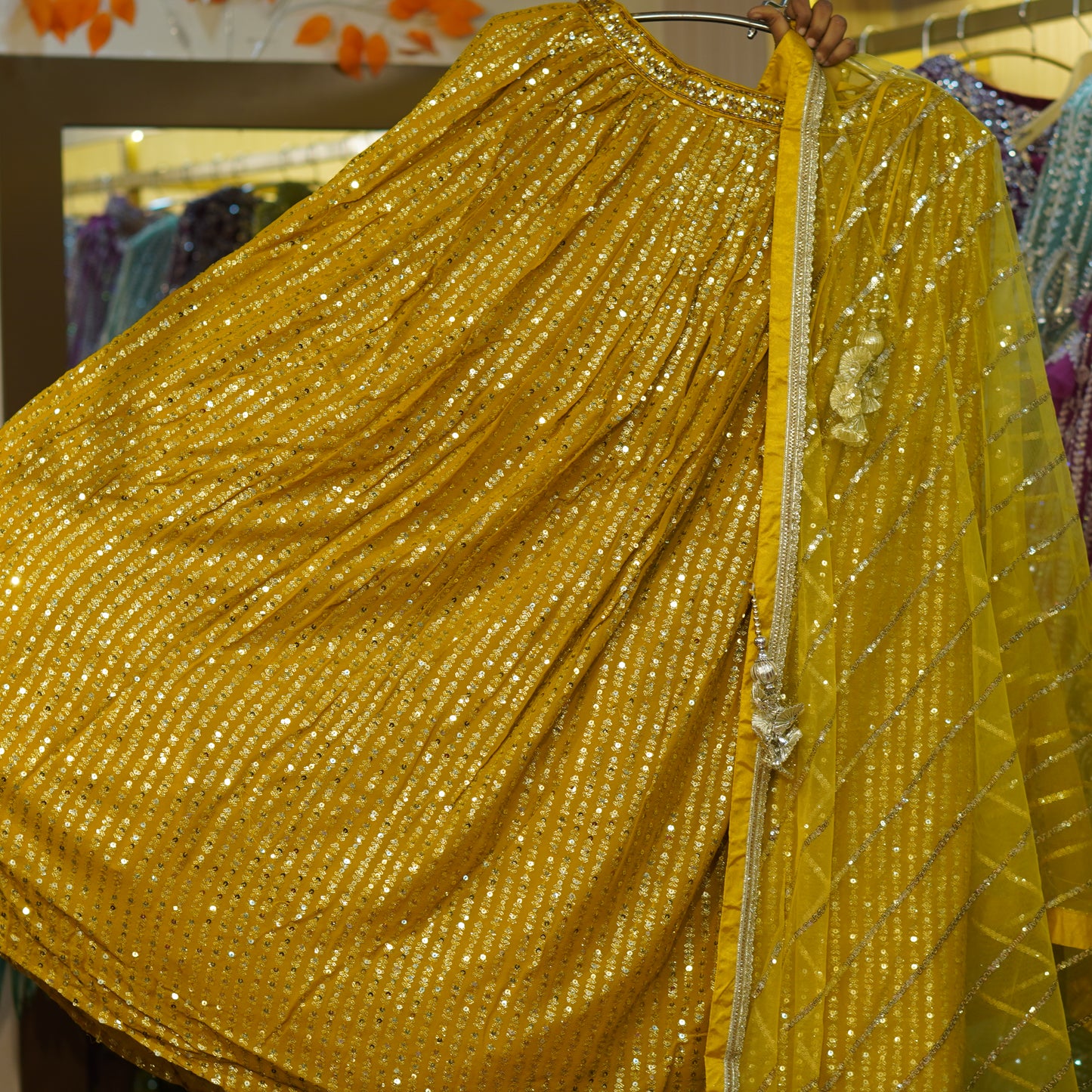 Lehenga set (buy online readymade lehenga choli)