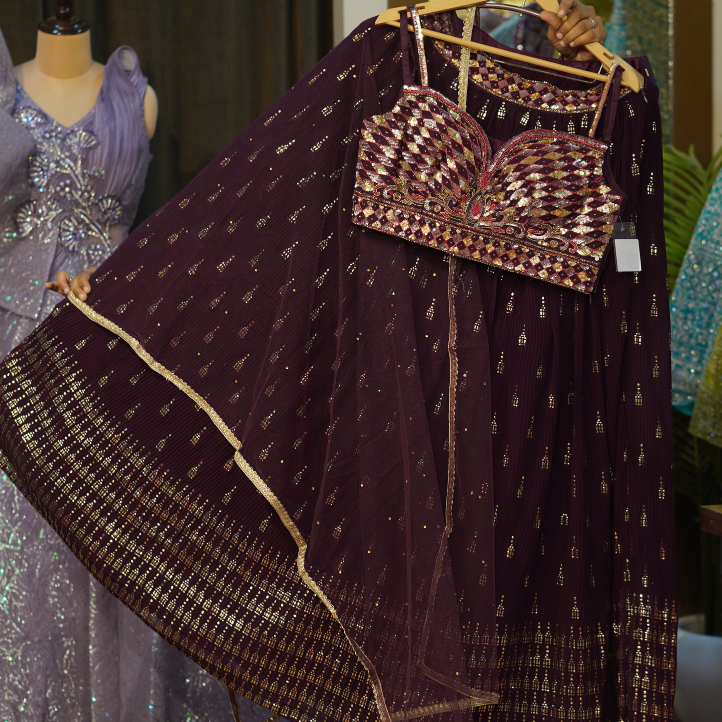 Lehenga set (buy online readymade lehenga choli)