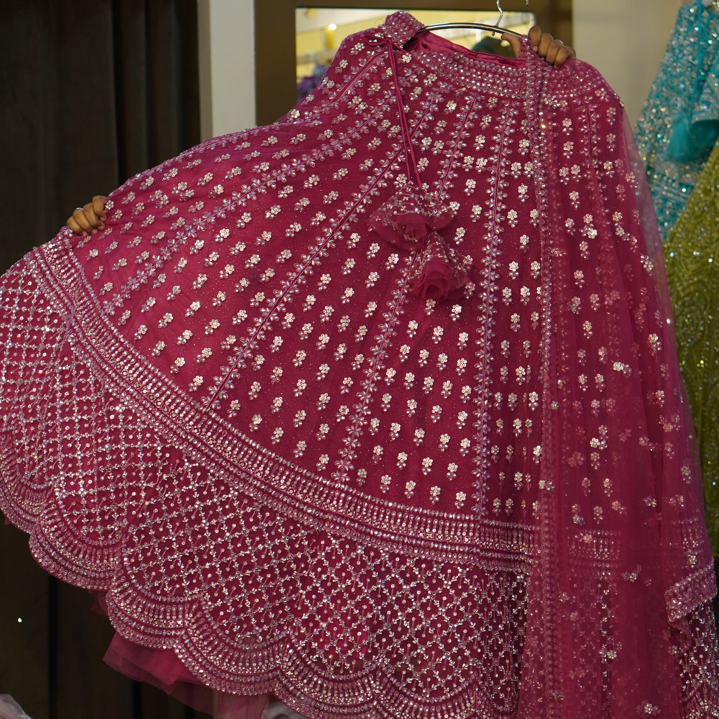 Lehenga set (buy online readymade lehenga choli)