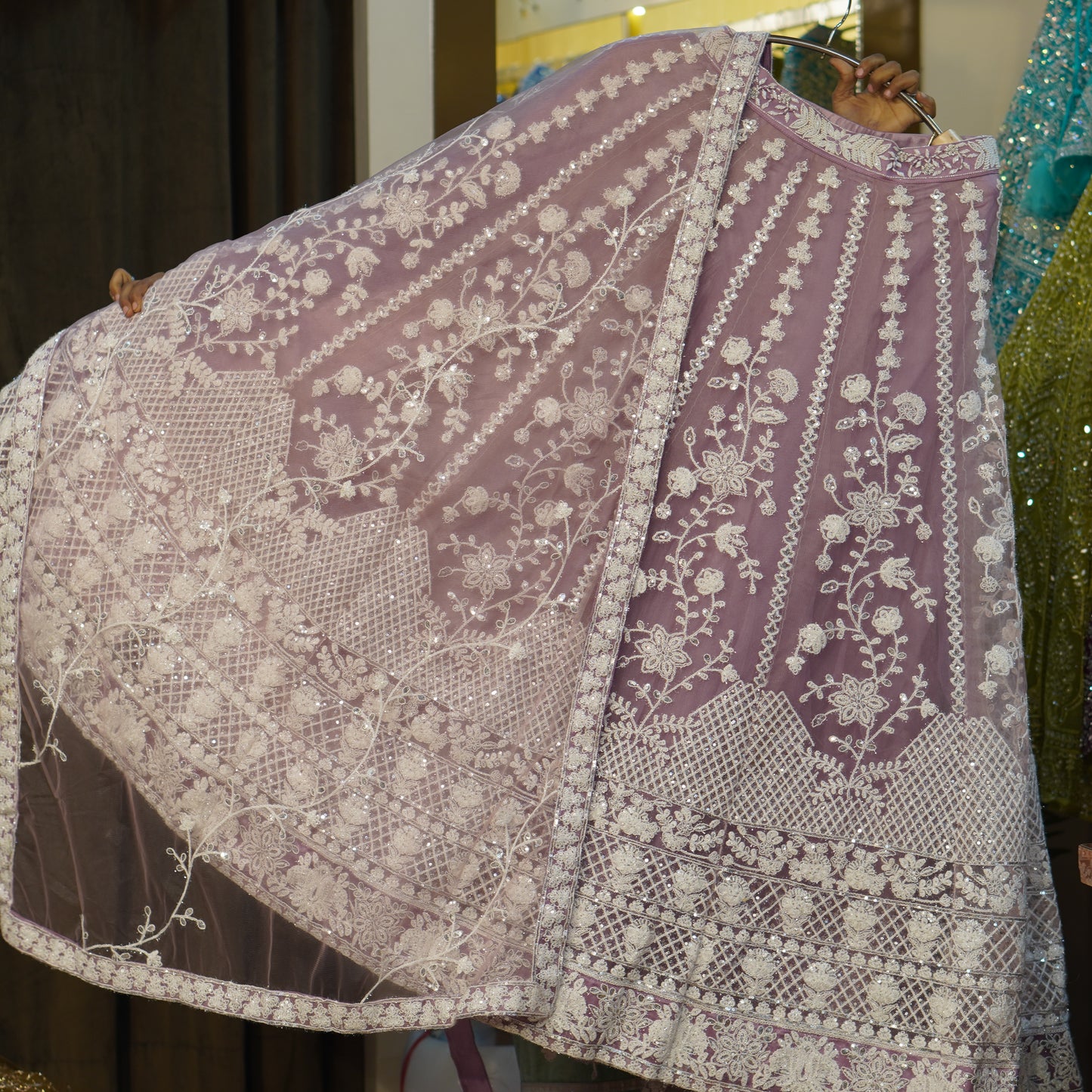 Lehenga set (buy online readymade lehenga choli)