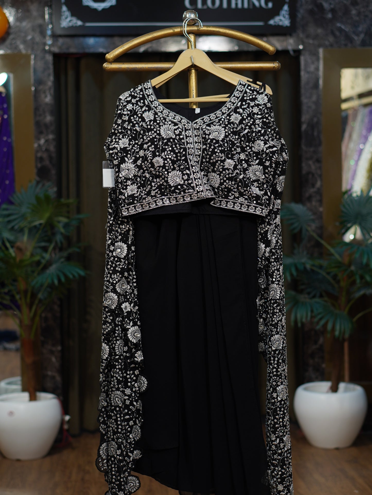 038-VAANI-420-BLACK