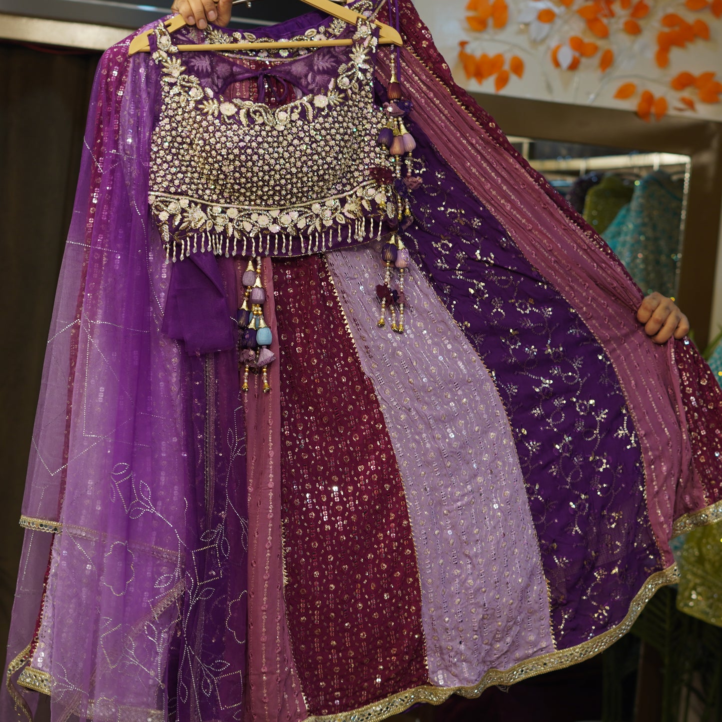 Lehenga set (buy online readymade lehenga choli)