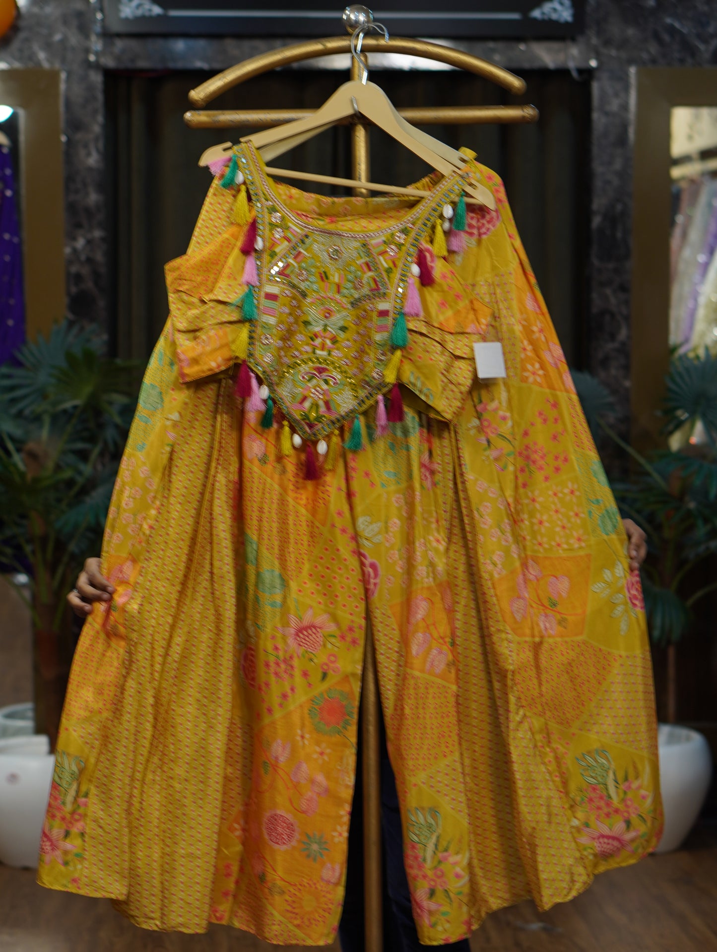 038-MUSKAN-YELLOW