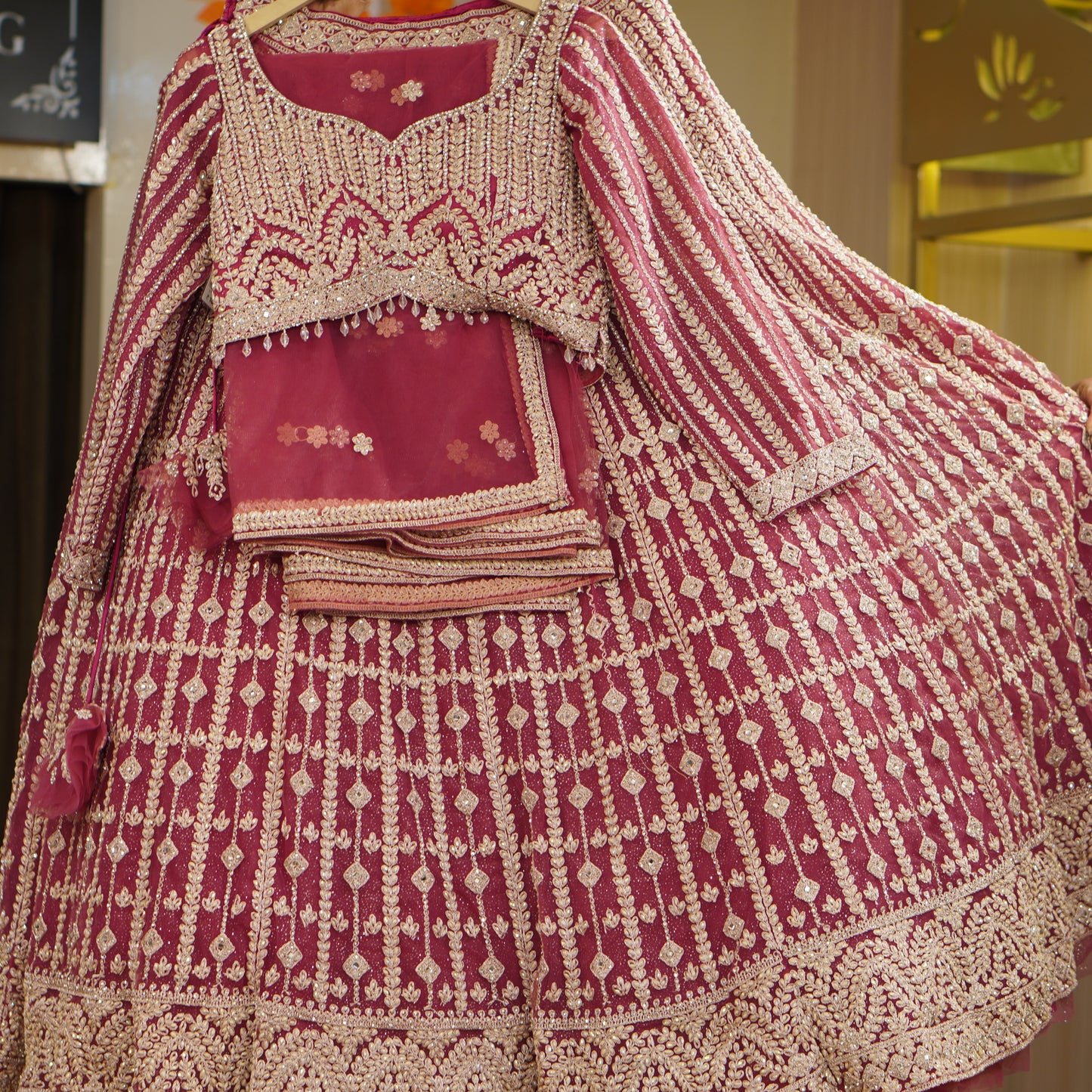 Lehenga set (buy online readymade lehenga choli)