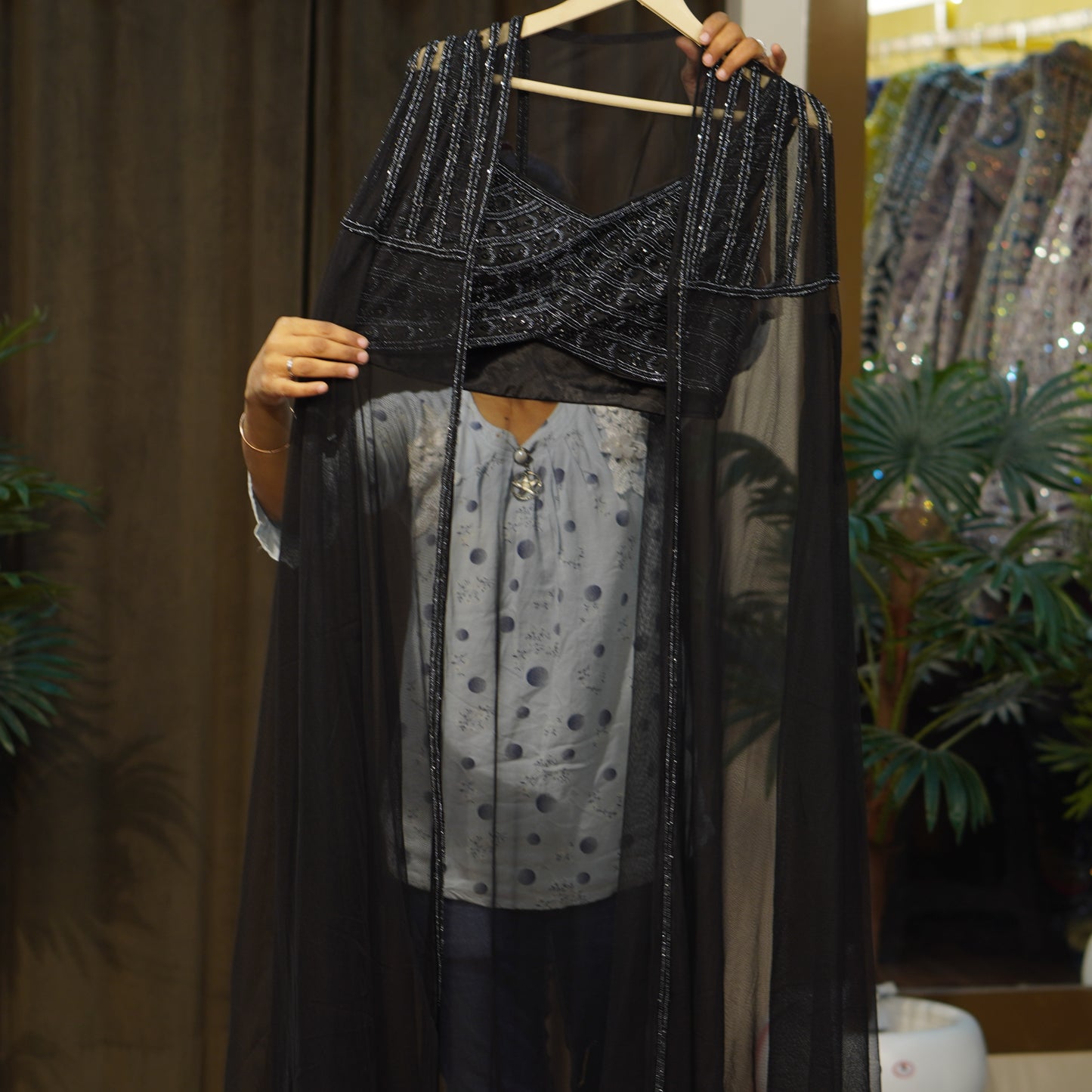 047-A23-124-BLACK