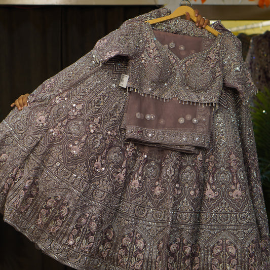 Lehenga set (buy online readymade lehenga choli)