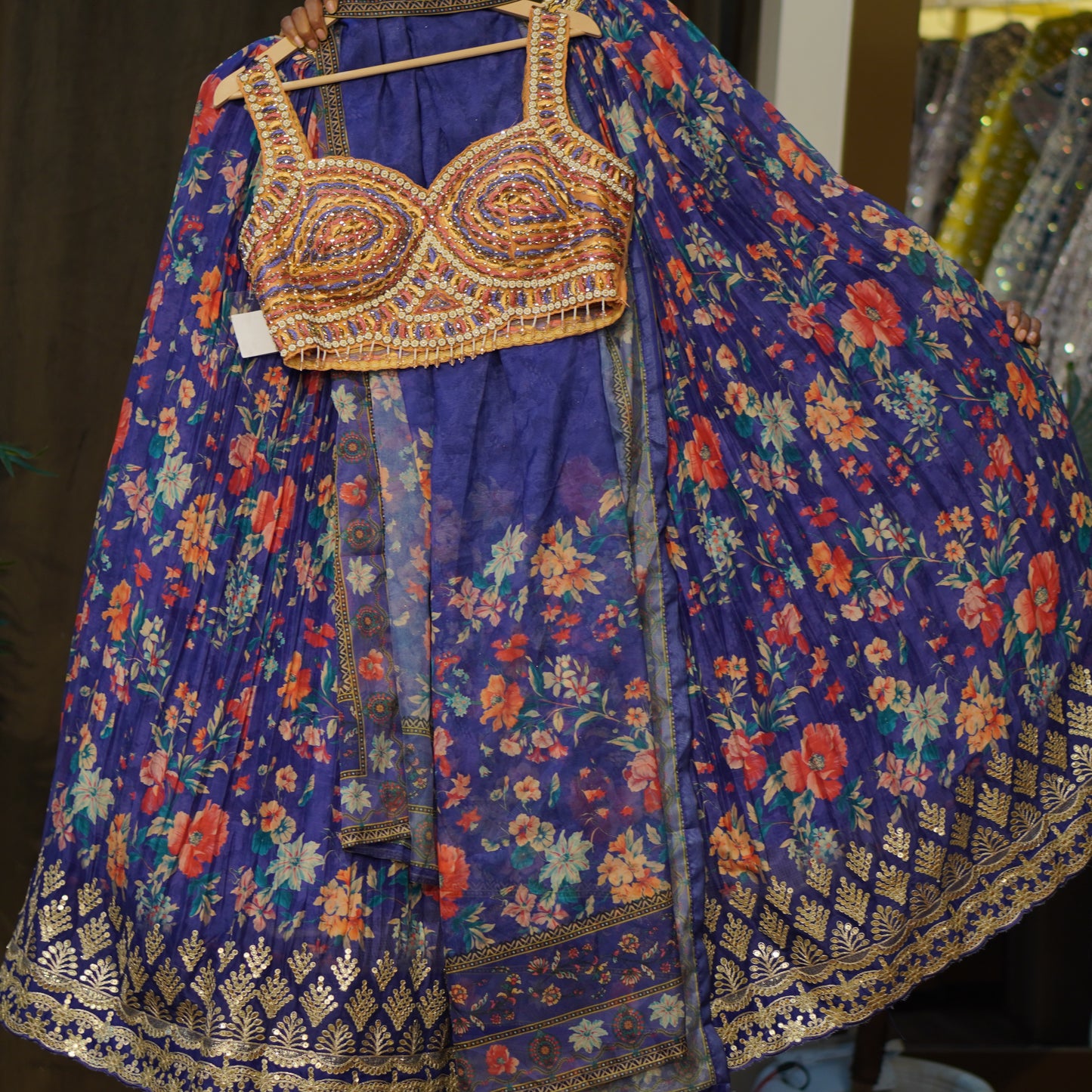 Lehenga set (buy online readymade lehenga choli)
