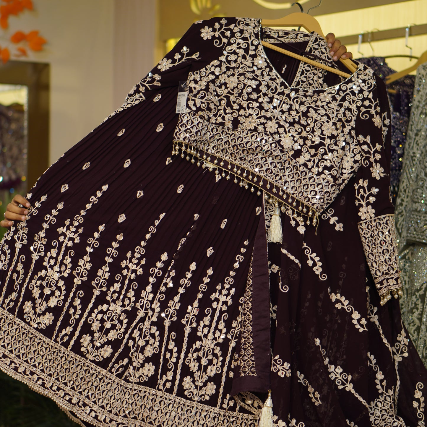 Lehenga set (buy online readymade lehenga choli)
