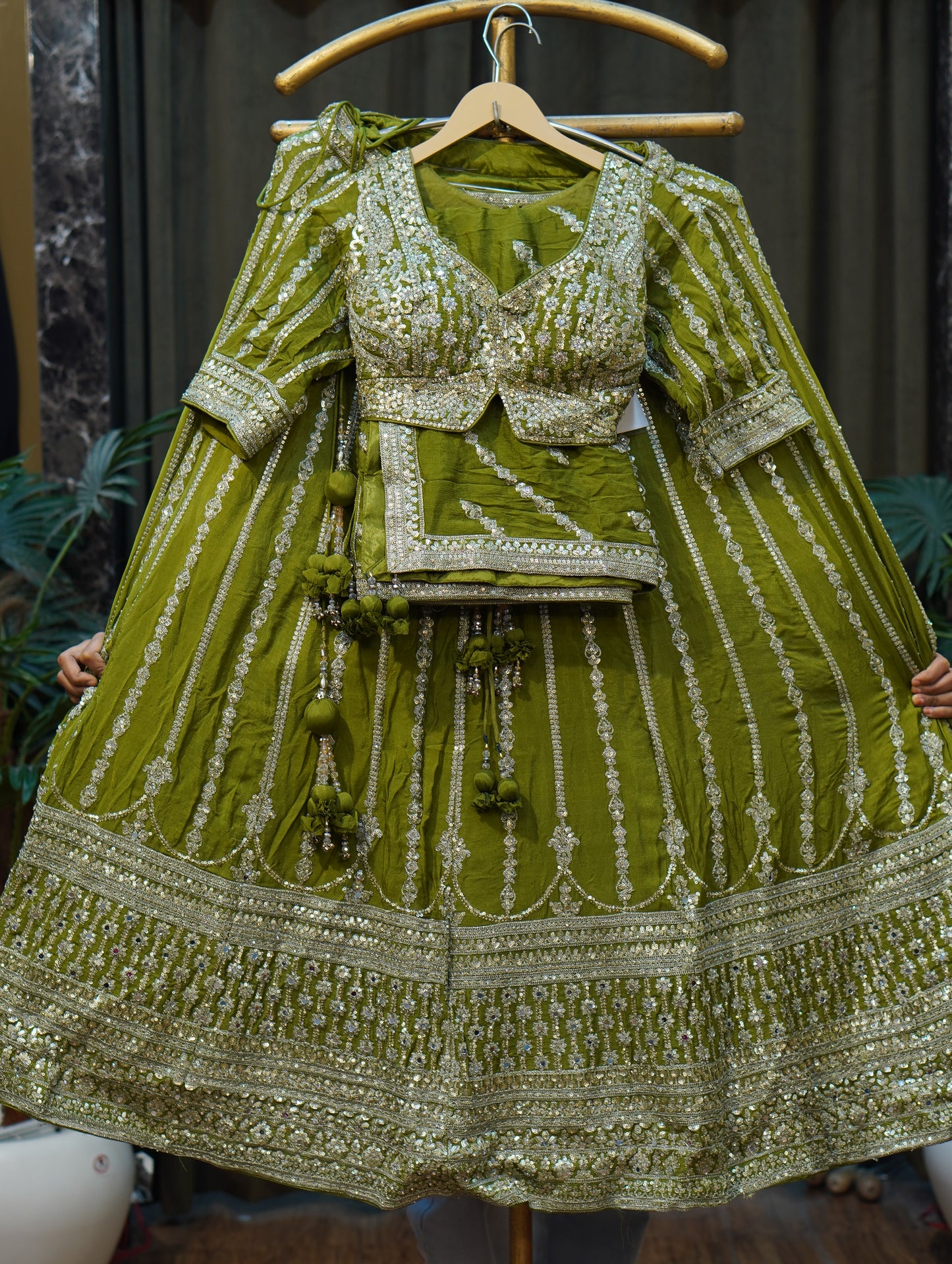 082-1351-MAHANDI GREEN