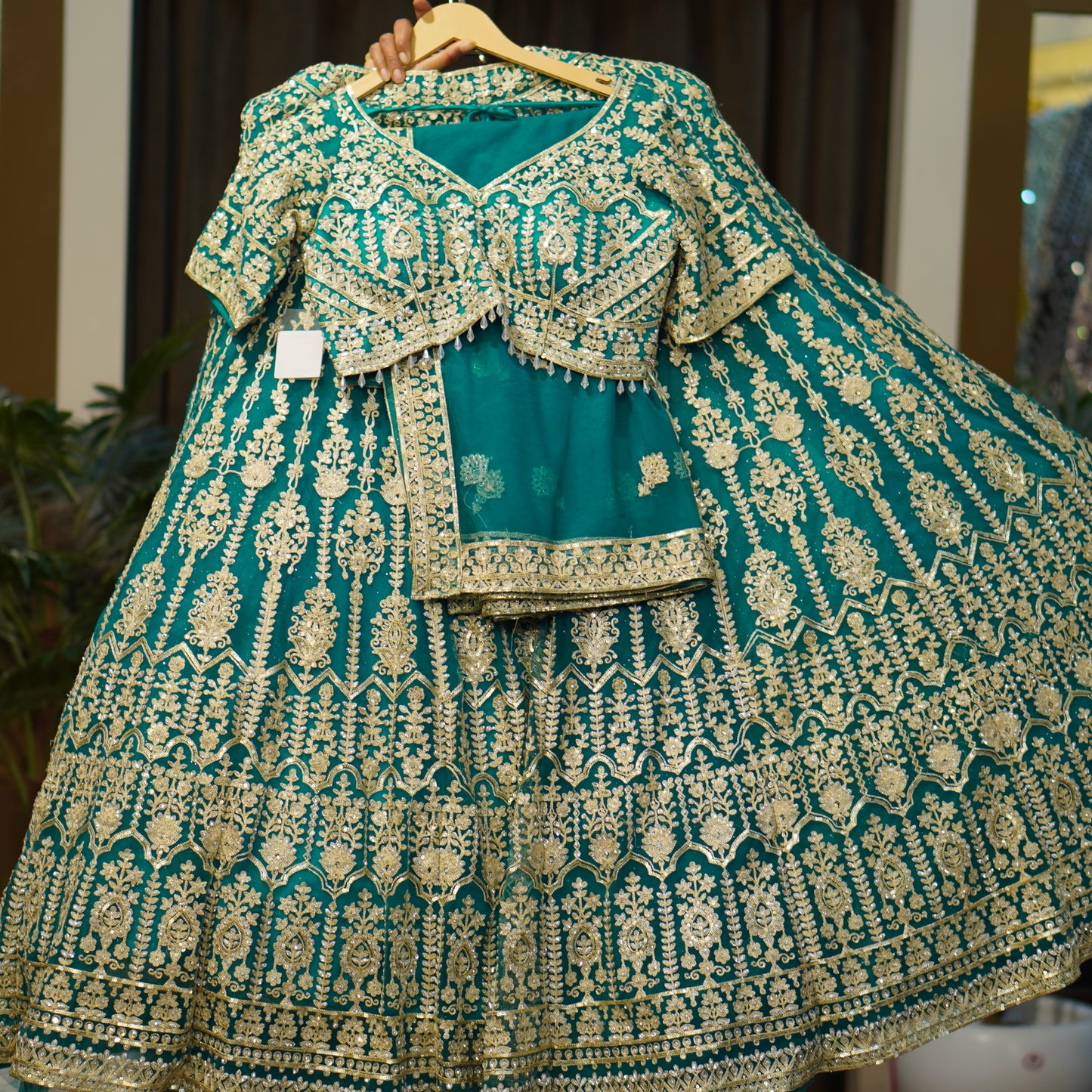 Lehenga set (buy online readymade lehenga choli)
