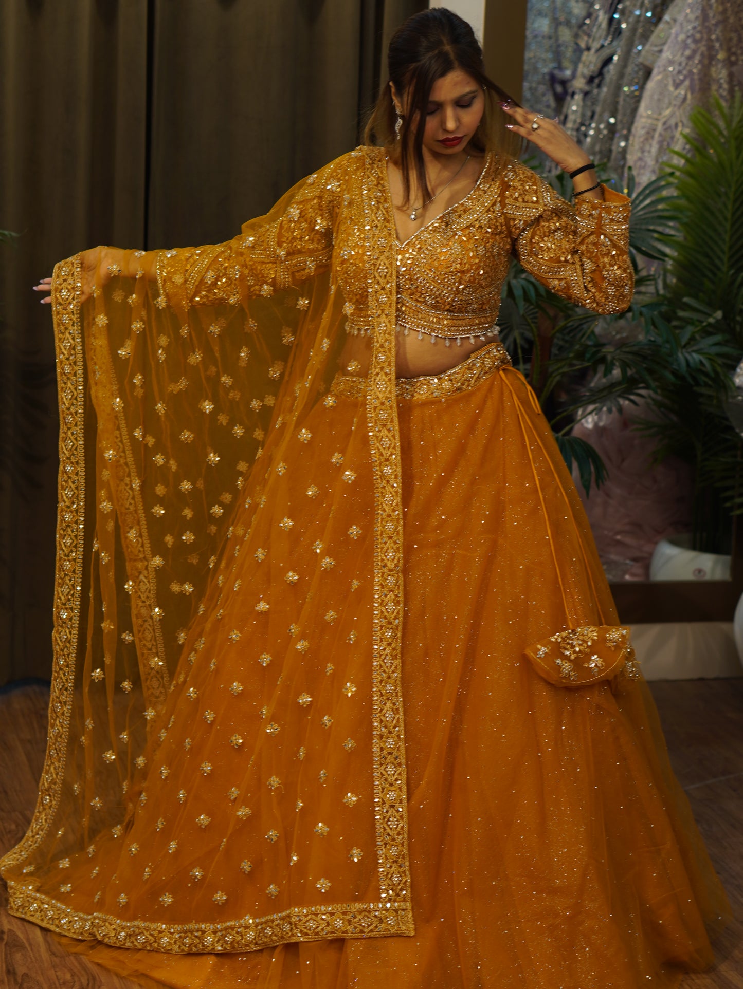 Lehenga set (buy online readymade lehenga choli)