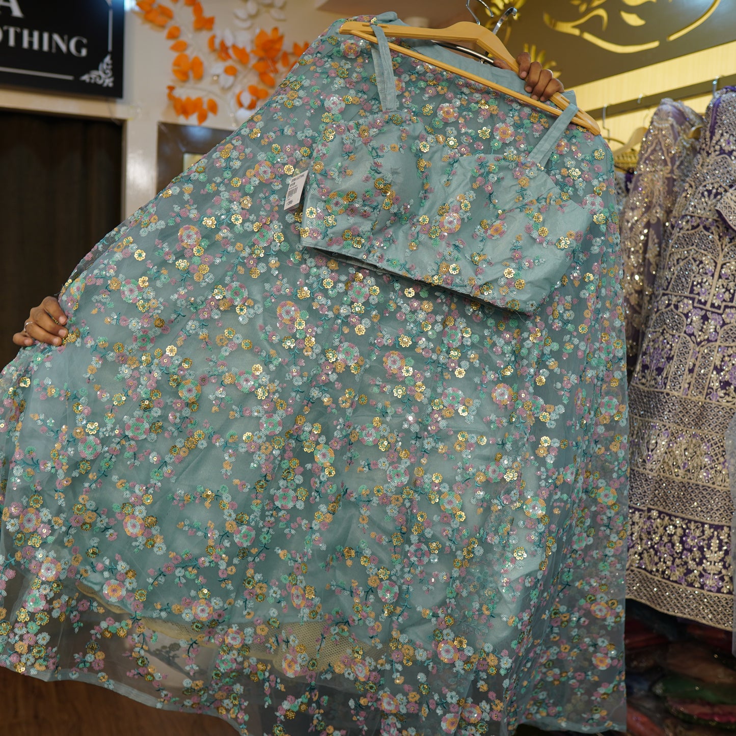 Lehenga set (buy online readymade lehenga choli)