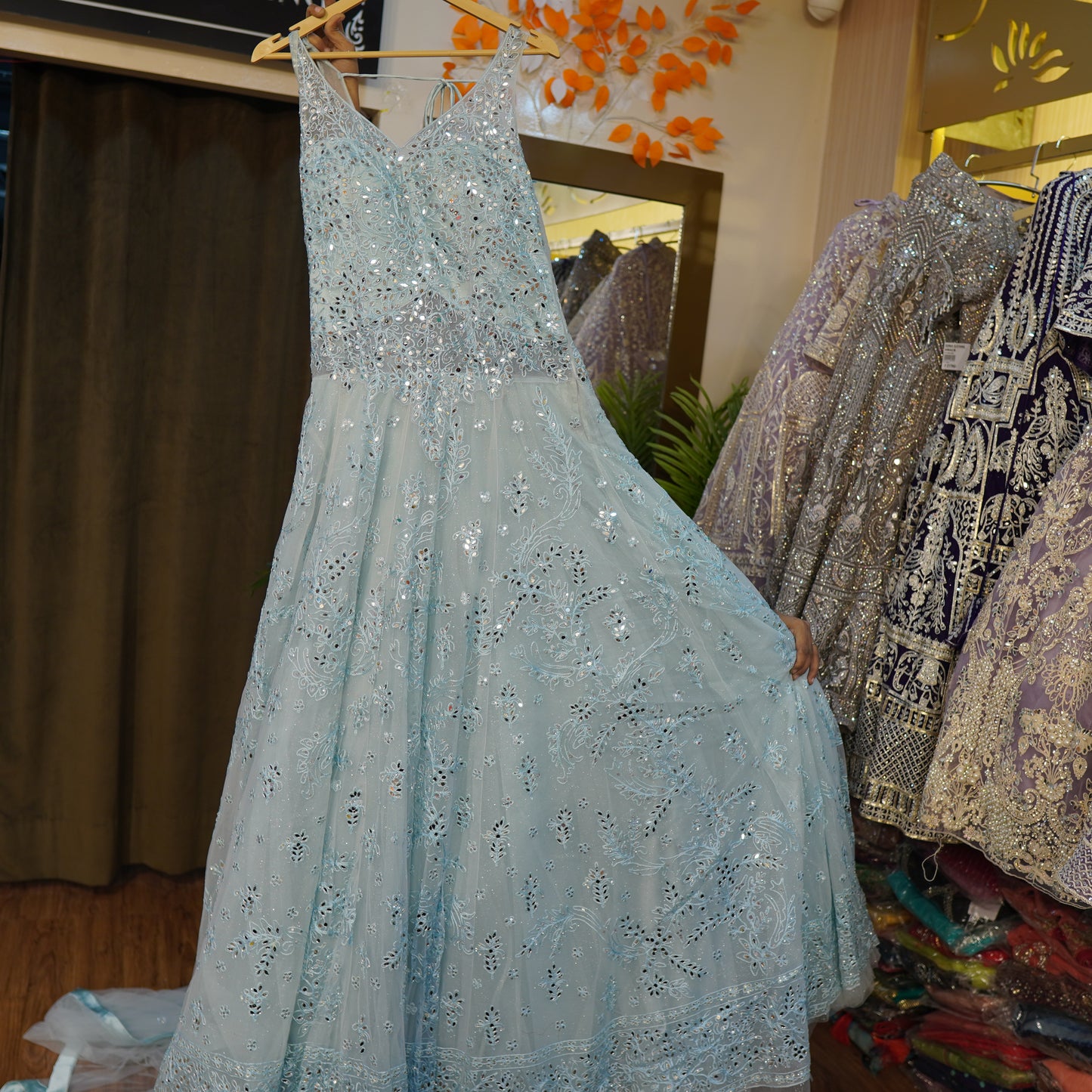 Lehenga set (buy online readymade lehenga choli)