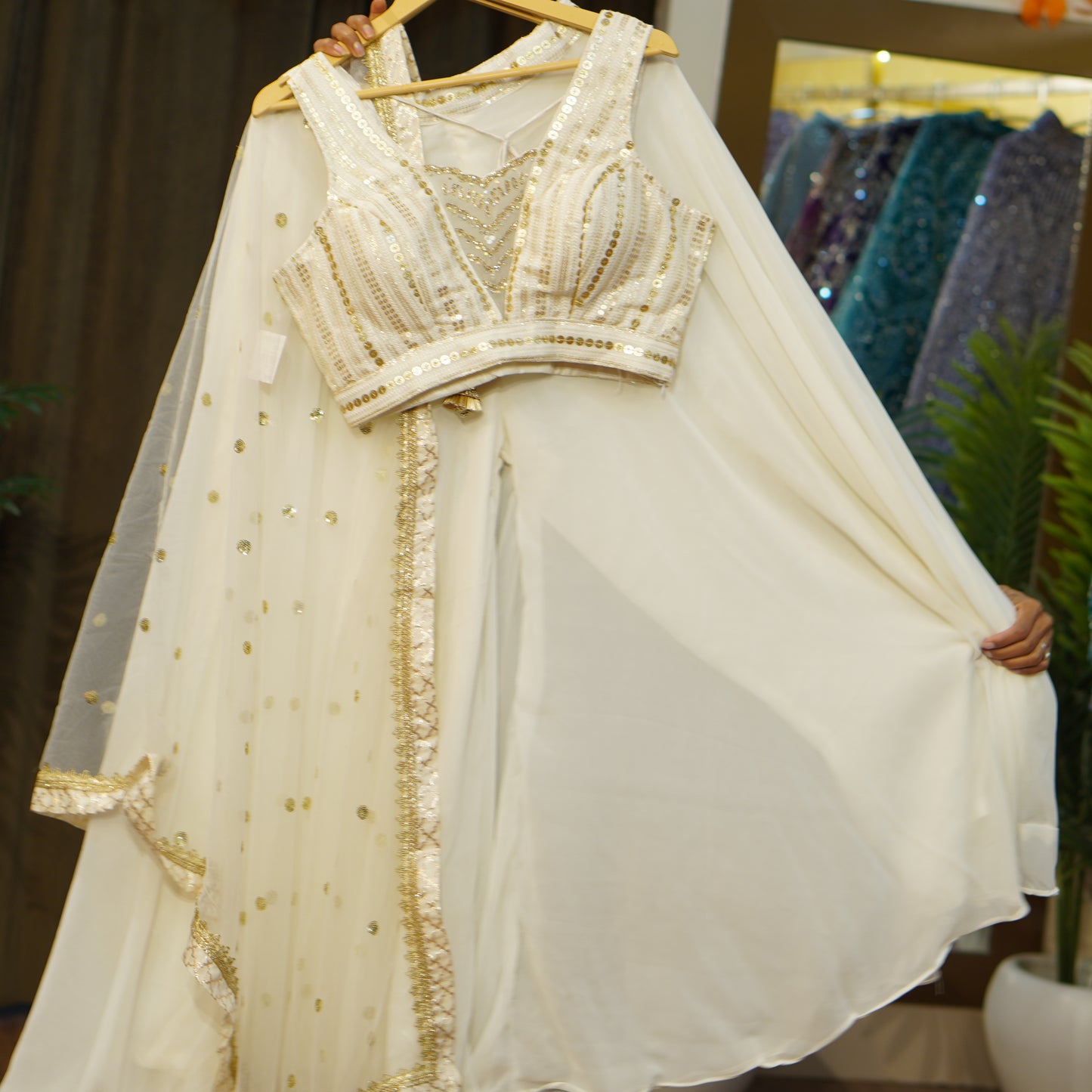 010-H.W V CHOLI-CREAM