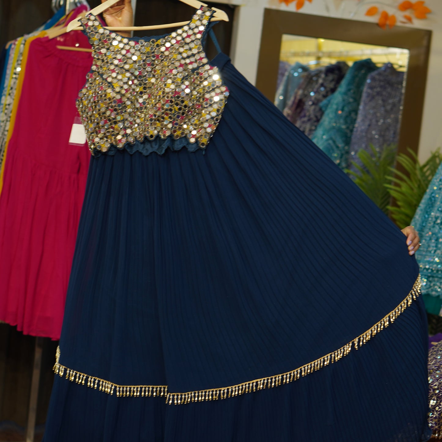 Lehenga set (buy online readymade lehenga choli)