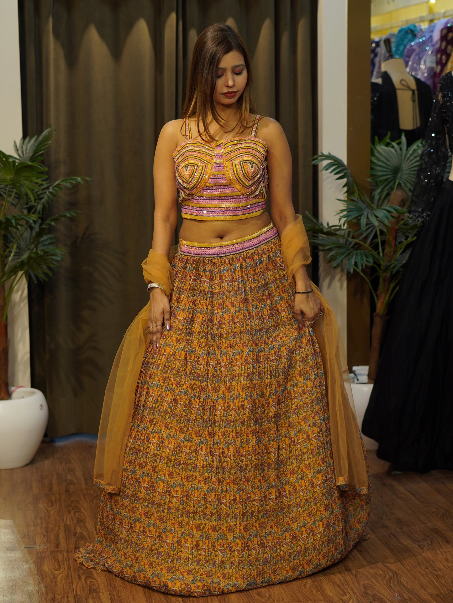 Lehenga set (buy online readymade lehenga choli)