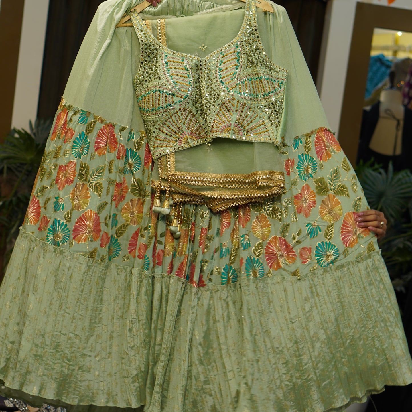 Lehenga set (buy online readymade lehenga choli)