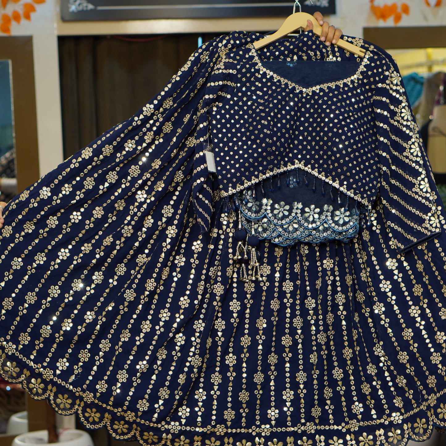 Lehenga set (buy online readymade lehenga choli)